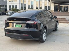 Tesla Model Y Long Range All-Wheel Drive - ფოტო 9