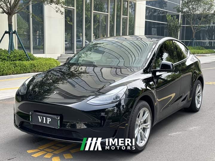 Tesla Model Y Facelift Rear-Wheel Drive