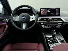 BMW 5 Series 530Li Luxury M Sport Package - ფოტო 11