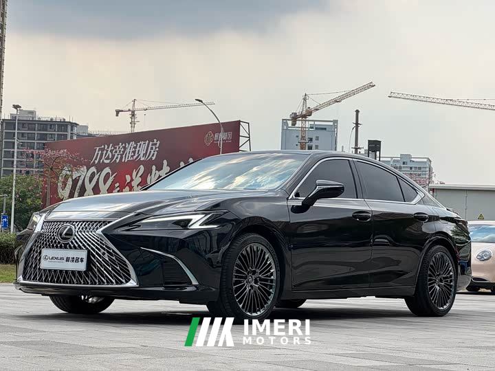 Lexus ES 300h Premium Edition