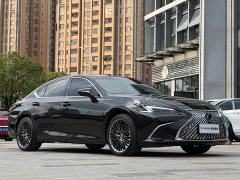 Lexus ES 300h Premium Edition - ფოტო 3