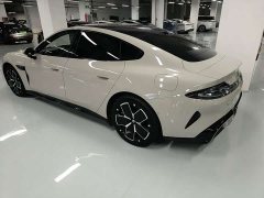 Xiaomi SU7 Rear-Wheel Drive Standard Founder Edition - ფოტო 6