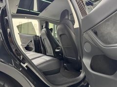 Tesla Model Y Performance All-Wheel Drive - ფოტო 11