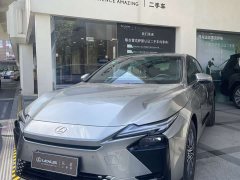 Lexus ES 300h - ფოტო 1