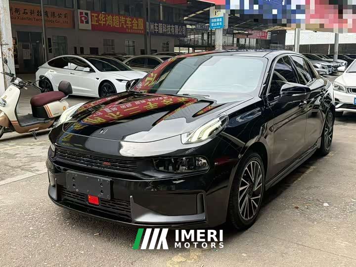 Lynk & Co 03 1.5T DCT Pro