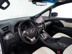 Lexus LM 2020 300h Four-Seat Royal Edition - ფოტო 9