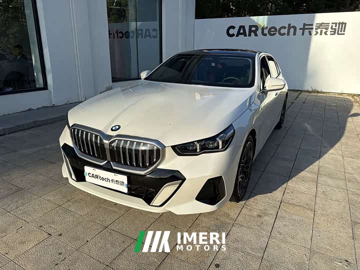 BMW 5 Series 530Li Luxury M Sport Package - ავტომობილი ჩინეთიდან