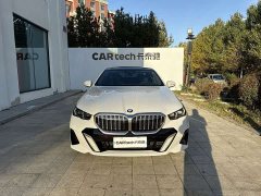 BMW 5 Series 530Li Luxury M Sport Package - ფოტო 2