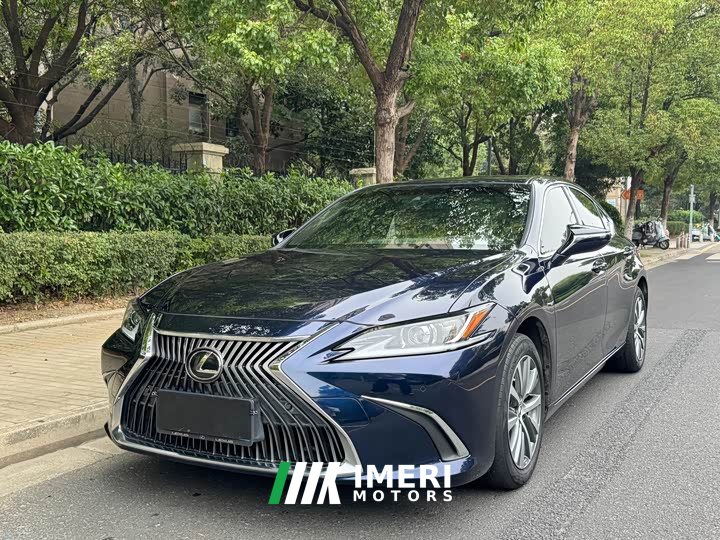Lexus ES 200 Excellence Edition - ავტომობილი ჩინეთიდან