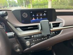 Lexus ES 200 Excellence Edition - ფოტო 11