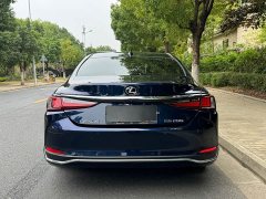 Lexus ES 200 Excellence Edition - ფოტო 5