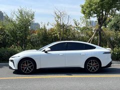 Volkswagen eπ007 Pure Electric 650Max Cruise Edition - photo 3