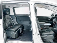 Honda Odyssey 2.0L e:HEV Sharp Comfort Edition - ფოტო 20