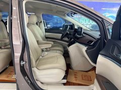 Buick GL8 Land Official Business Class 652T Comfort Edition - ფოტო 15