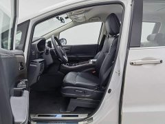 Honda Odyssey 2.0L e:HEV Sharp Comfort Edition - ფოტო 10