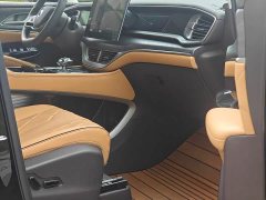 Denza BYD Denza D9 DM-i 970 Luxury - ფოტო 4