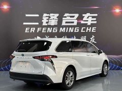 Toyota Sienna 2023 2.5L Hybrid Luxury - ფოტო 4
