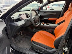 Changan UNI-V 1.5T 500Bar Luxury Sport Edition - ფოტო 8