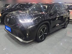 Toyota Crown Venza 2023 2.5L HEV AWD Luxury - ფოტო 1
