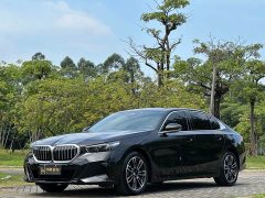 BMW 5 Series Facelift 530Li Premier M Sport Package - ფოტო 1