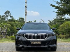 BMW 5 Series Facelift 530Li Premier M Sport Package - ფოტო 2