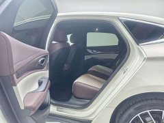 BYD Seal Honor Edition DM-i 1.5L 121km Prestigious Edition - ფოტო 5