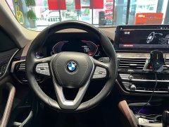 BMW 5 Series 525Li Luxury Package - ფოტო 11