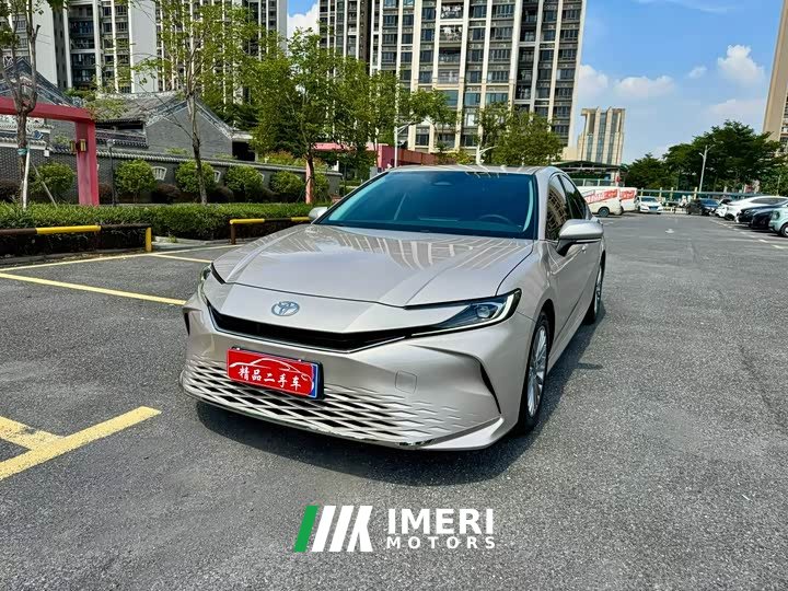 Toyota Camry 2.0E Elite Edition - ავტომობილი ჩინეთიდან