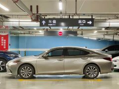 Lexus ES 200 Excellence Edition - ფოტო 14