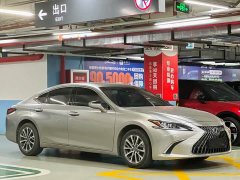 Lexus ES 200 Excellence Edition - ფოტო 3