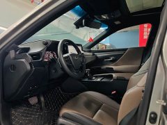 Lexus ES 200 Excellence Edition - ფოტო 5