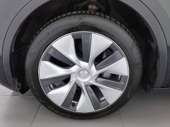 Tesla Model Y Rear-Wheel Drive - ფოტო 17