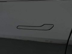 Tesla Model Y Rear-Wheel Drive - ფოტო 18