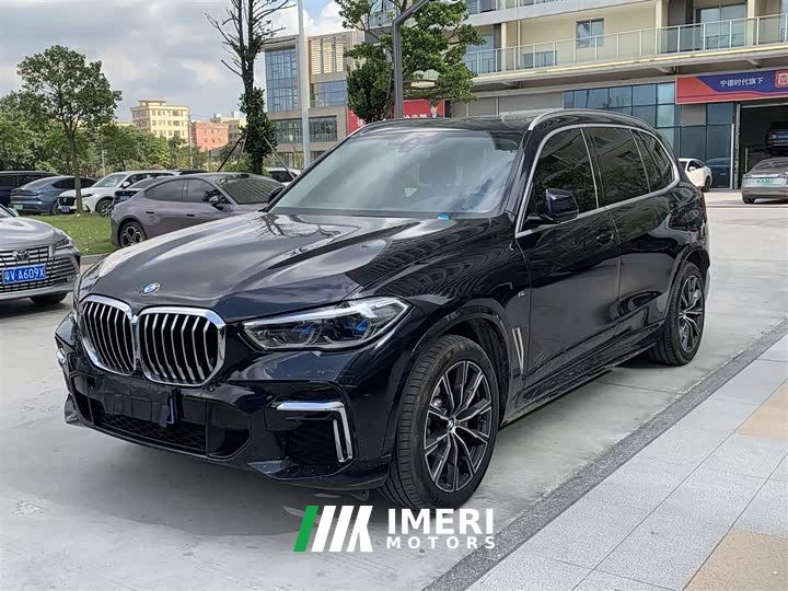 BMW X5 xDrive 30Li Luxury M Sport Package