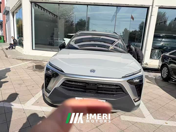 NIO ES8 415KM Signature Edition Six-Seater