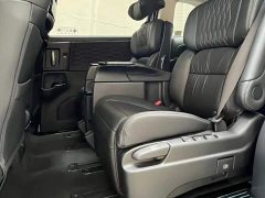 Honda Odyssey 2.0L e:HEV Luxury - ფოტო 10