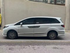 Honda Odyssey 2.0L e:HEV Luxury - ფოტო 3