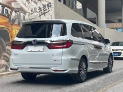 Honda Odyssey 2.0L e:HEV Luxury - ფოტო 5