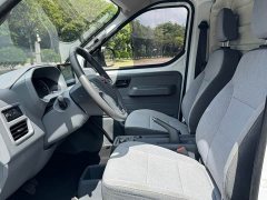 Wuling Yangguang 300km Comfort Enclosed Window Version 60kW - ფოტო 12
