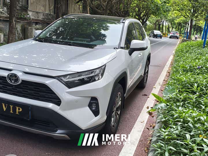 Toyota RAV4 2.0L CVT FWD Fashion Plus
