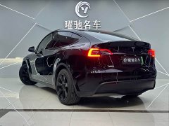 Tesla Model Y Rear-Wheel Drive - ფოტო 4