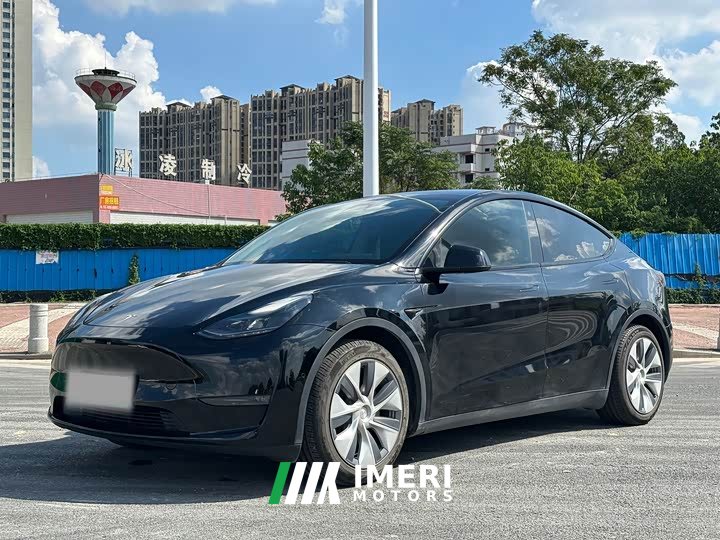 Tesla Model Y Standard Range RWD