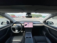 Tesla Model Y Standard Range RWD - ფოტო 3