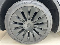 Tesla Model Y Rear-Wheel Drive - ფოტო 12
