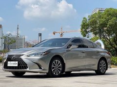 Lexus ES 260 Excellence Edition - ფოტო 1