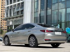 Lexus ES 260 Excellence Edition - ფოტო 4