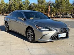 Lexus ES 200 Excellence Edition - ფოტო 3