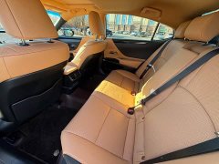 Lexus ES 200 Excellence Edition - ფოტო 5