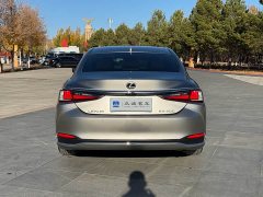 Lexus ES 200 Excellence Edition - ფოტო 8
