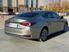 Lexus ES 200 Excellence Edition - ფოტო 9